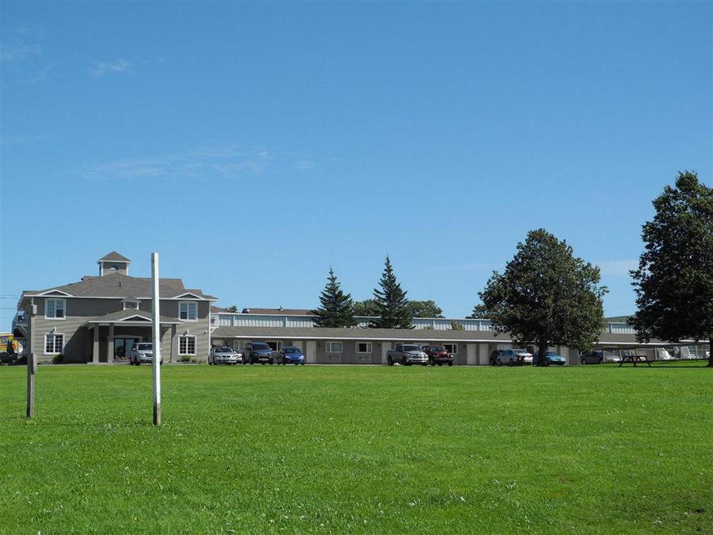 Canadas Best Value Inn & Suites-Charlottetown Esterno foto