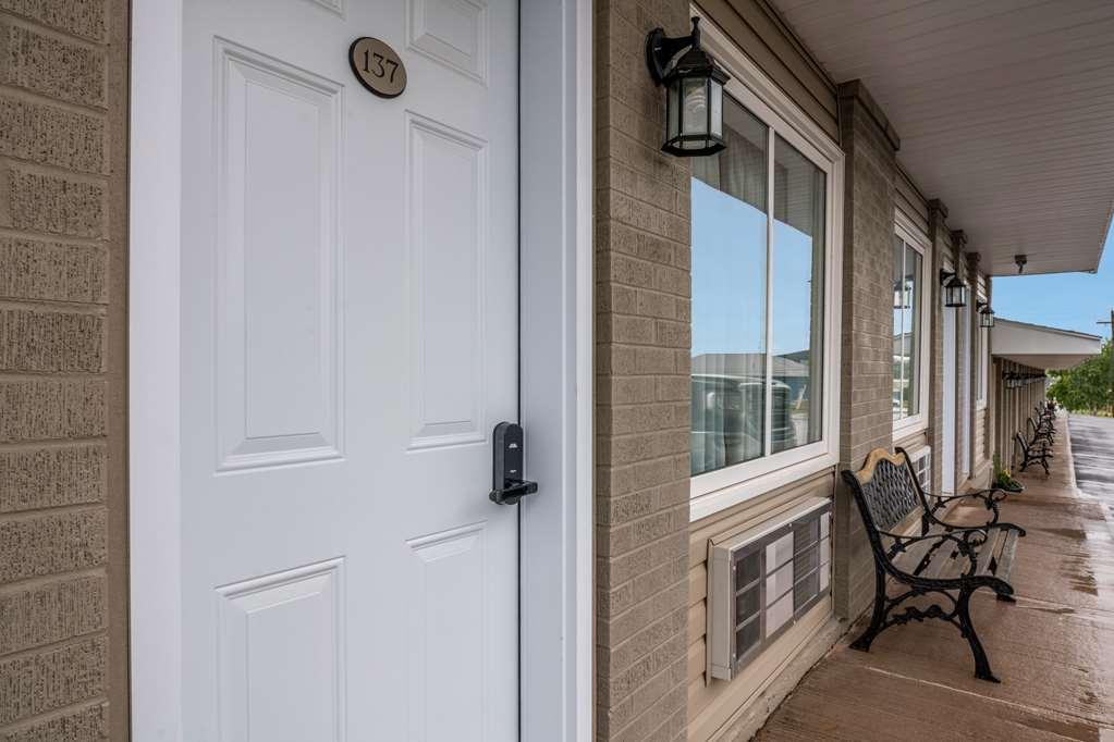 Canadas Best Value Inn & Suites-Charlottetown Esterno foto