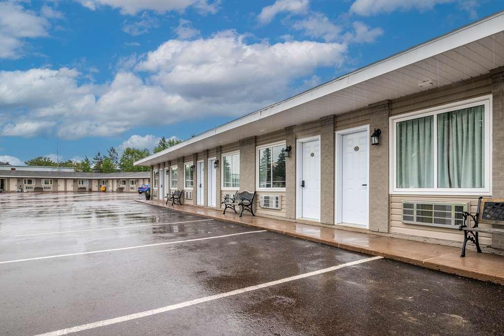 Canadas Best Value Inn & Suites-Charlottetown Esterno foto