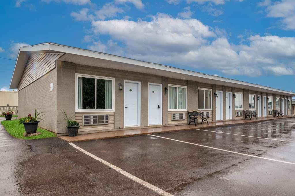 Canadas Best Value Inn & Suites-Charlottetown Esterno foto