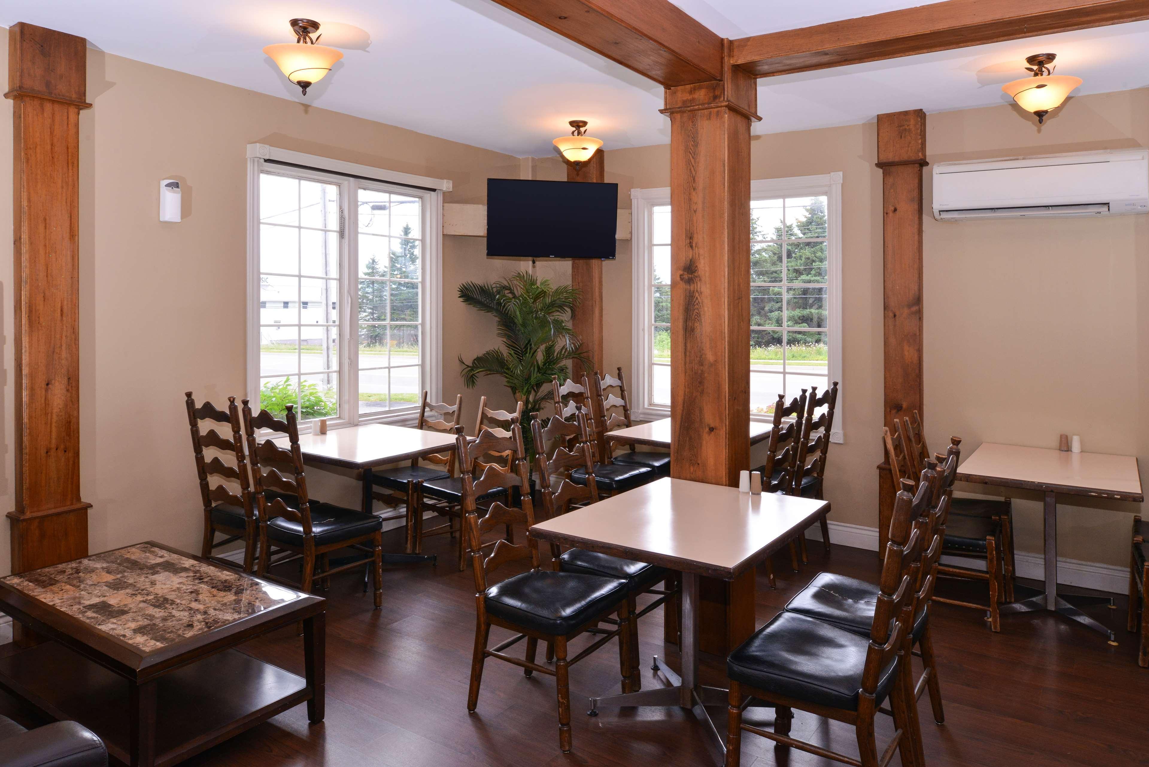 Canadas Best Value Inn & Suites-Charlottetown Esterno foto