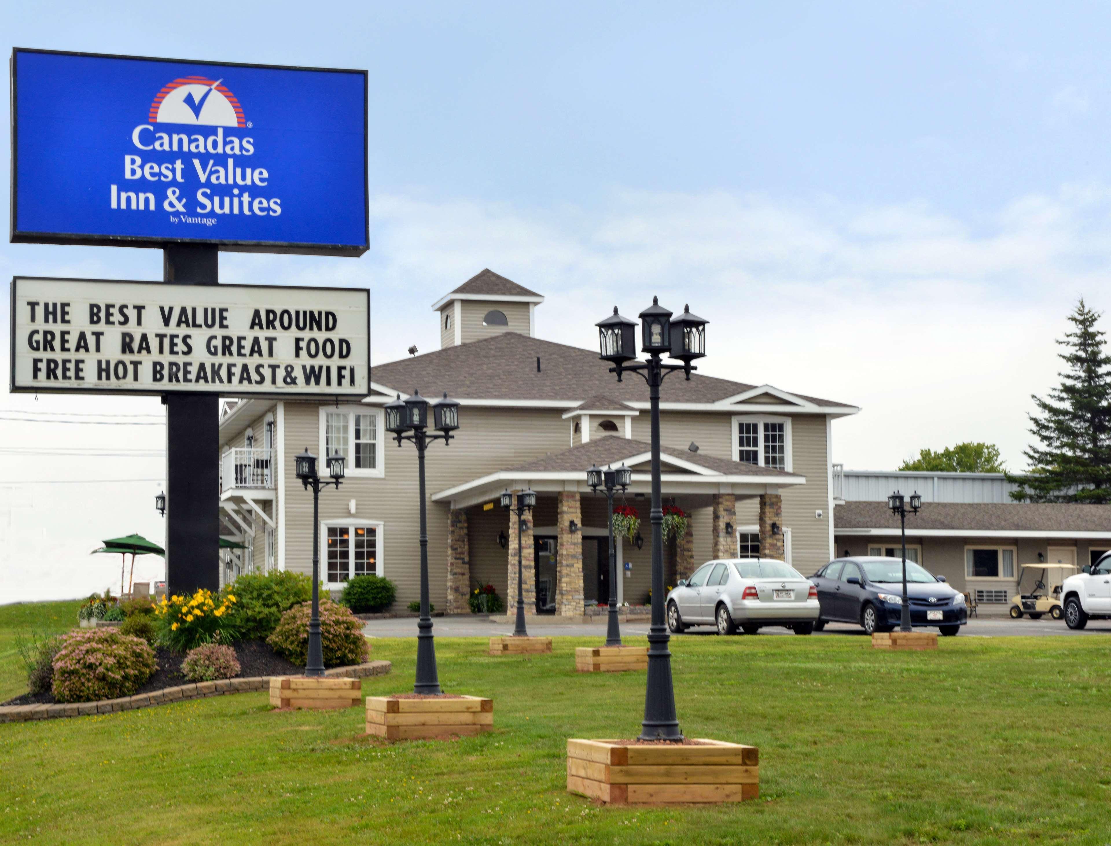 Canadas Best Value Inn & Suites-Charlottetown Esterno foto