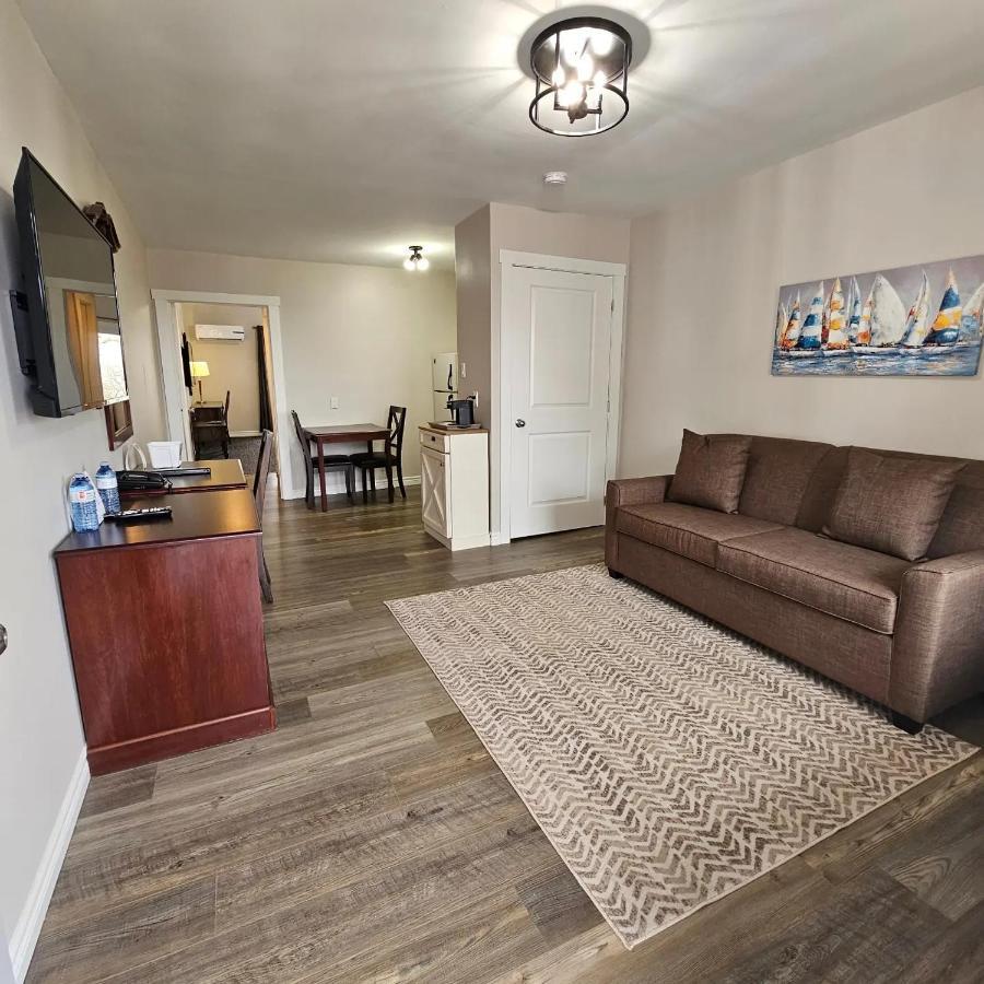 Canadas Best Value Inn & Suites-Charlottetown Esterno foto