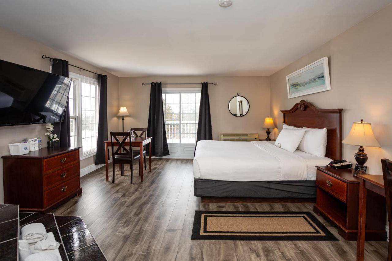 Canadas Best Value Inn & Suites-Charlottetown Esterno foto