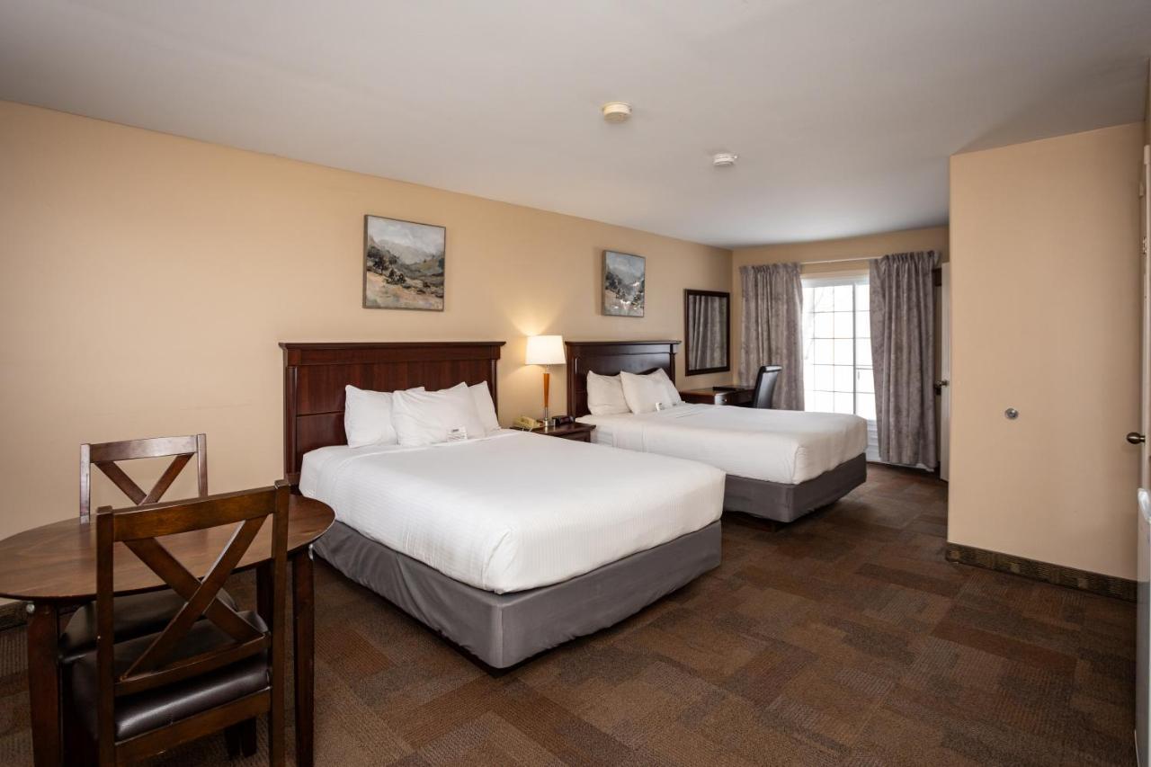 Canadas Best Value Inn & Suites-Charlottetown Esterno foto
