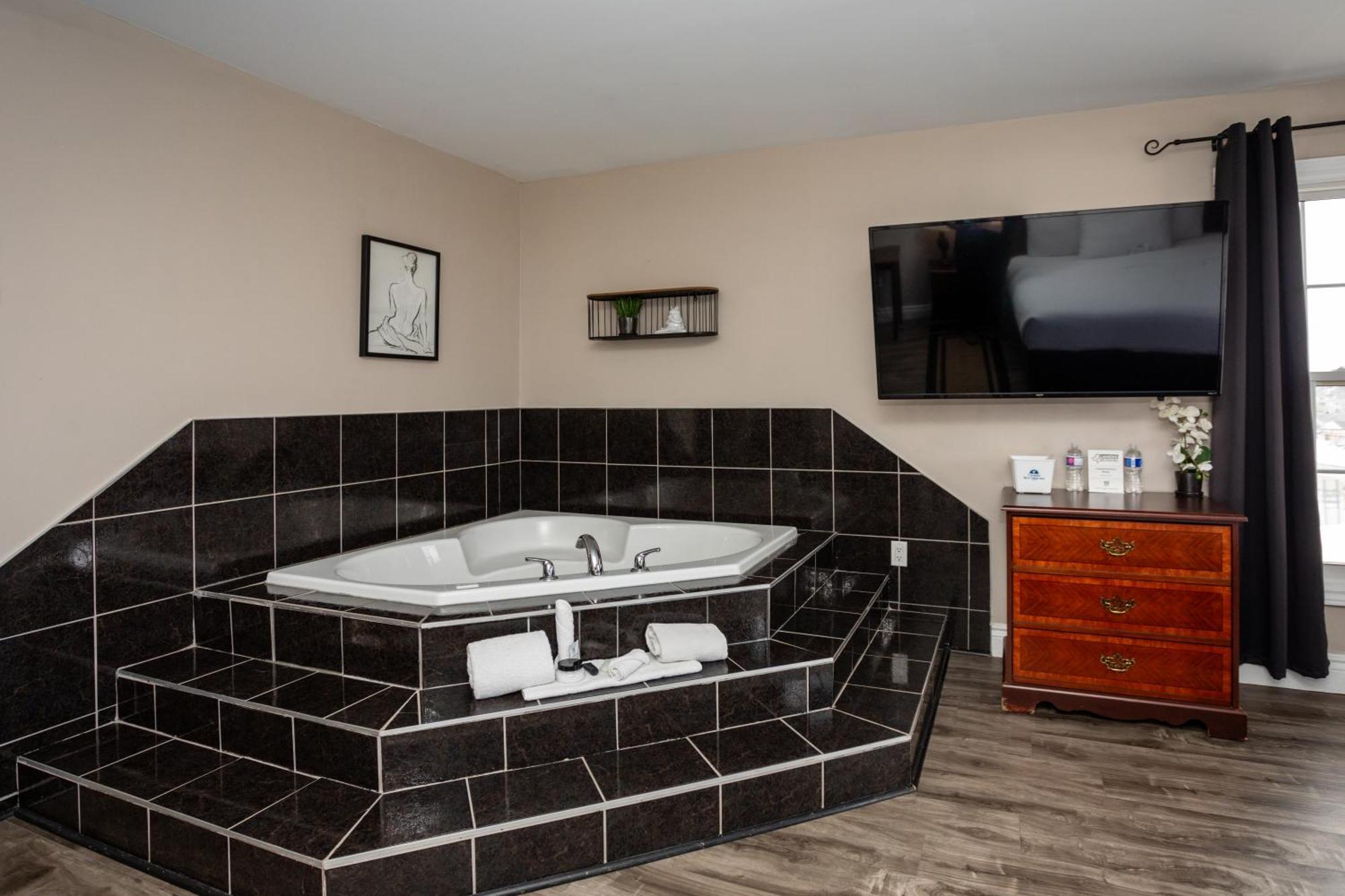 Canadas Best Value Inn & Suites-Charlottetown Esterno foto