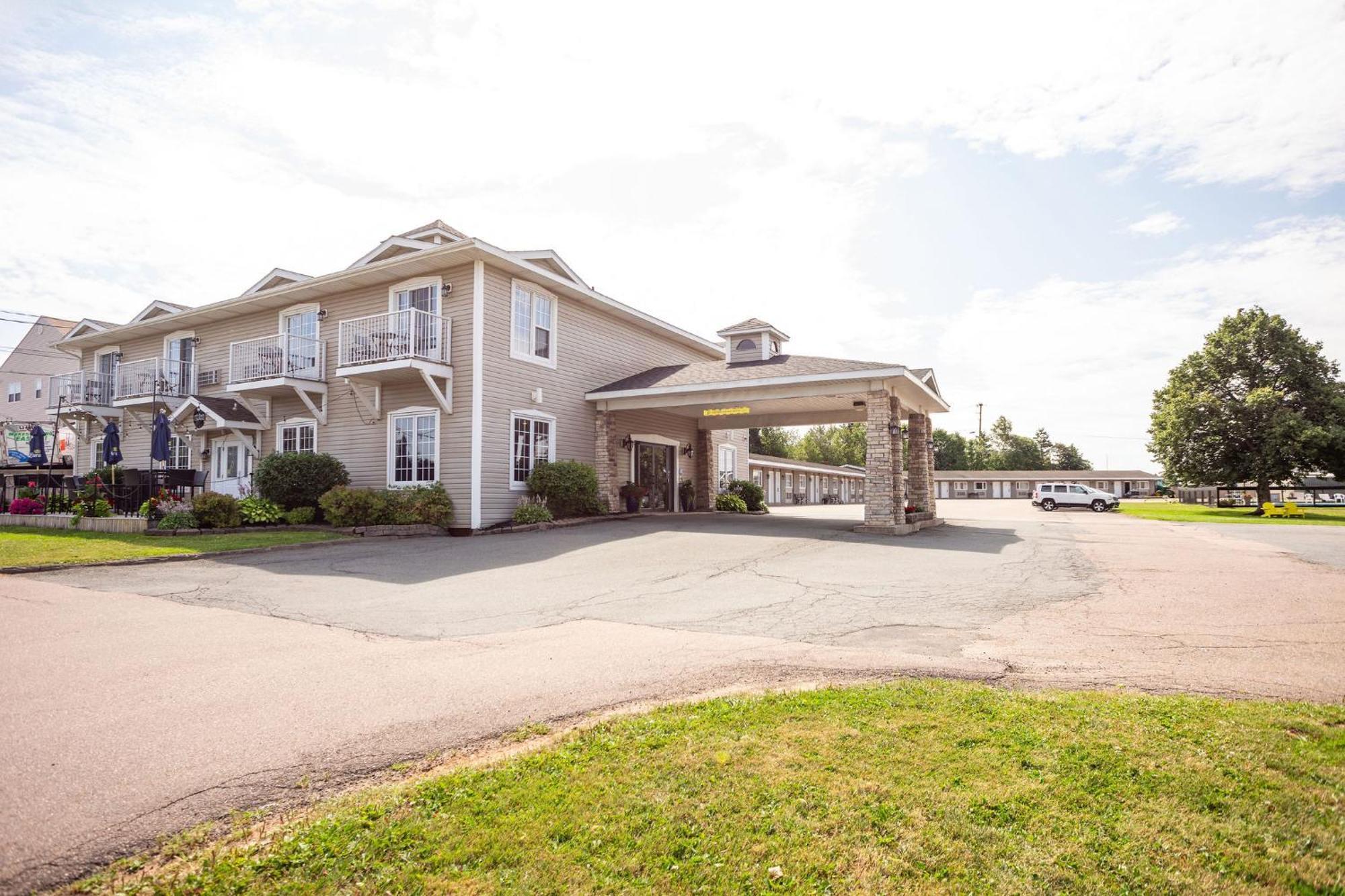 Canadas Best Value Inn & Suites-Charlottetown Esterno foto