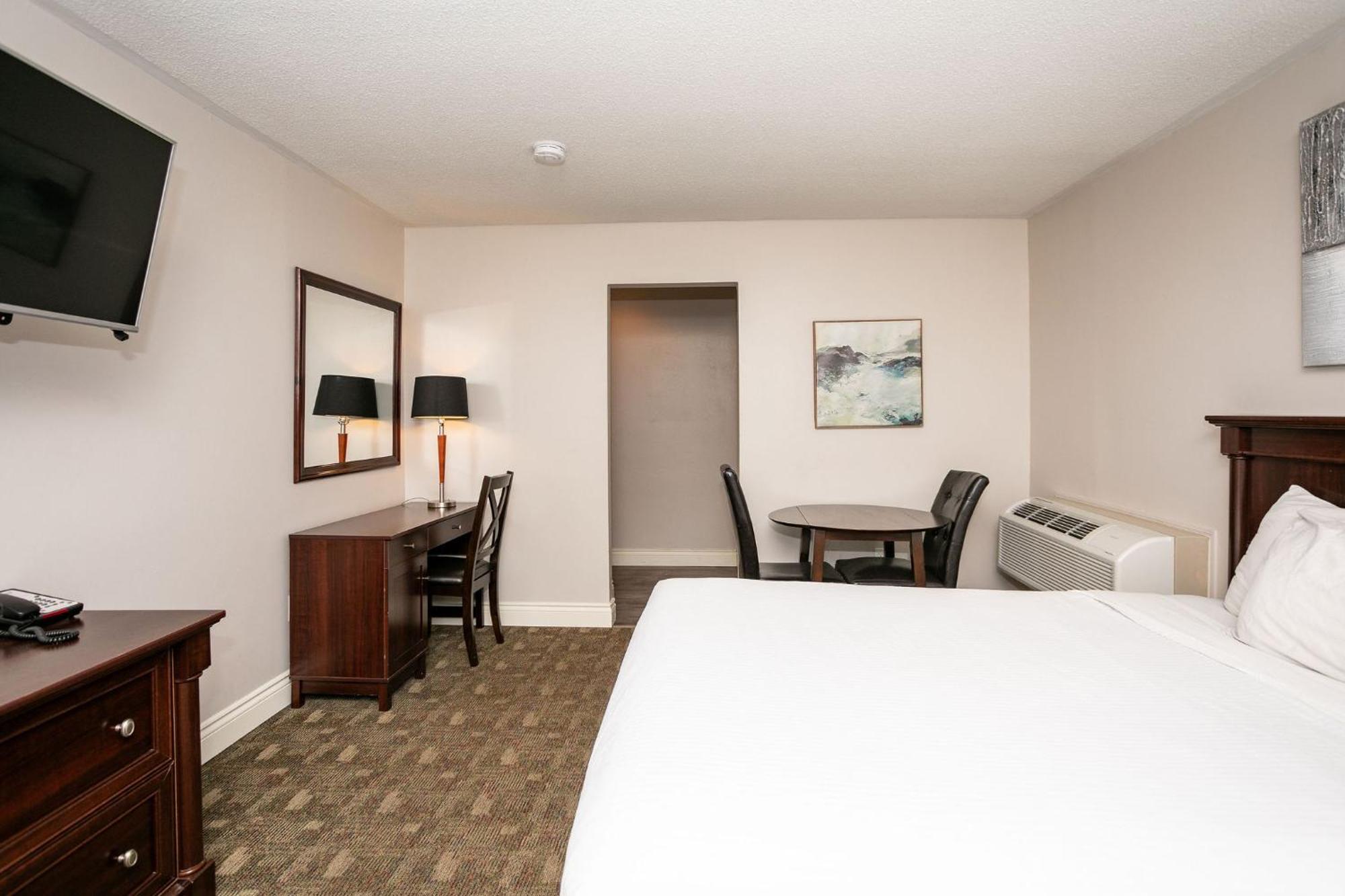 Canadas Best Value Inn & Suites-Charlottetown Esterno foto