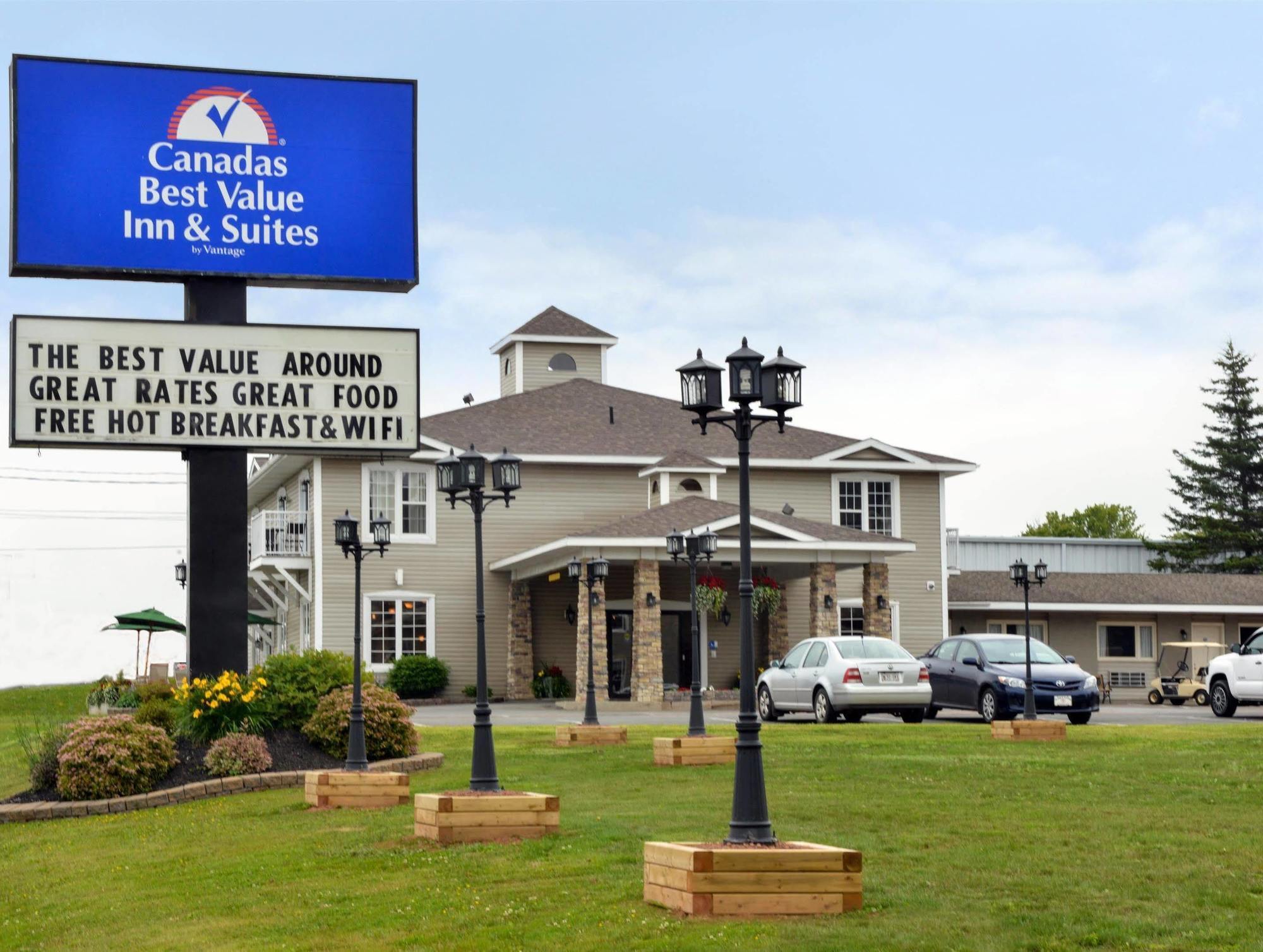 Canadas Best Value Inn & Suites-Charlottetown Esterno foto